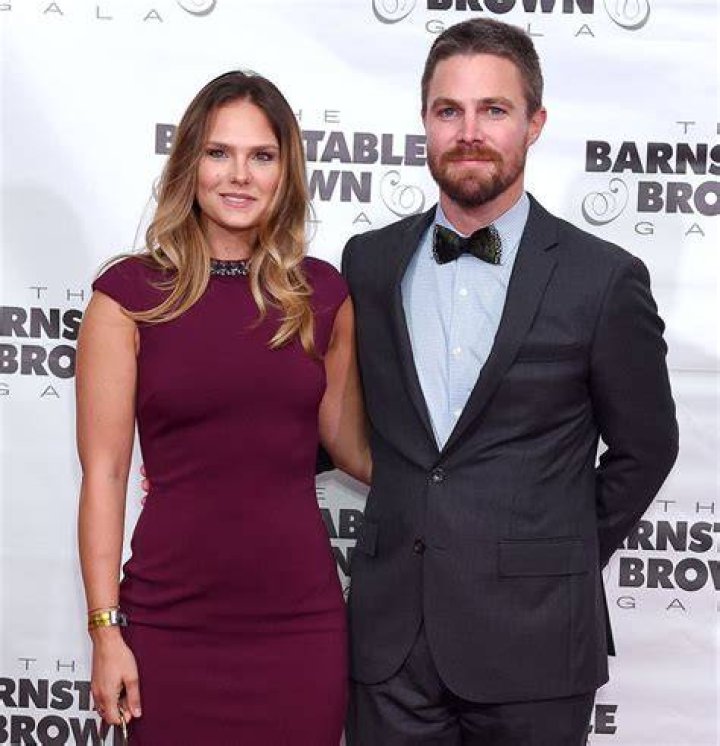 A Look Into Stephen Amell and Wife Cassandra Jeans Relationship Timeline