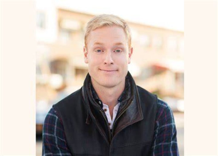 Age, Father, Parents, Harvard, Net Worth, Girlfriend, Barstool, Fired, Comedy, ·