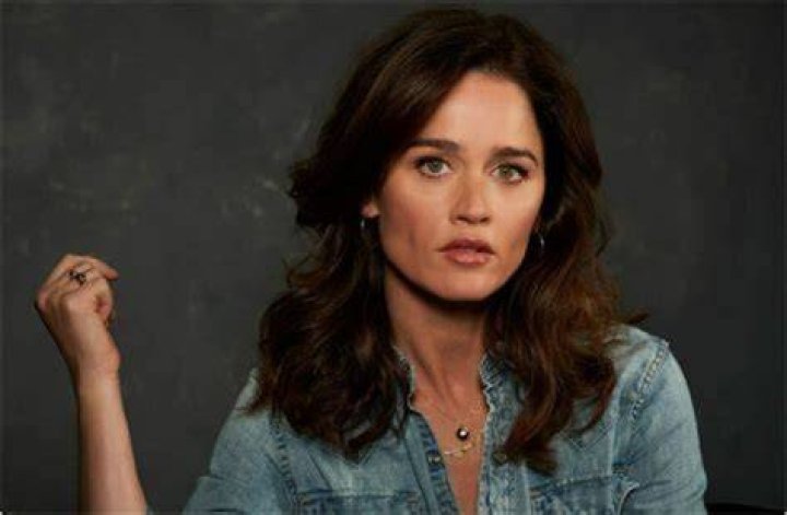 Age, Measurements, Wiki, Bio, Husband Facts ·
