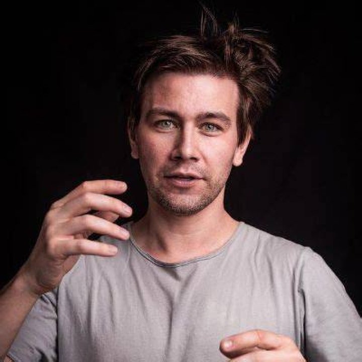 All About Torrance Coombs & Sloane Avery Relationship With Facts & Photos ·