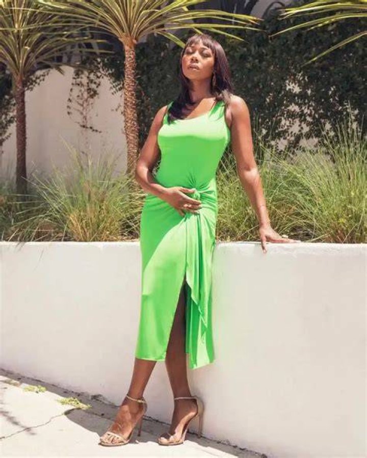 Amanda Warren Biography, Age, Height, Husband, Net Worth, Family ·