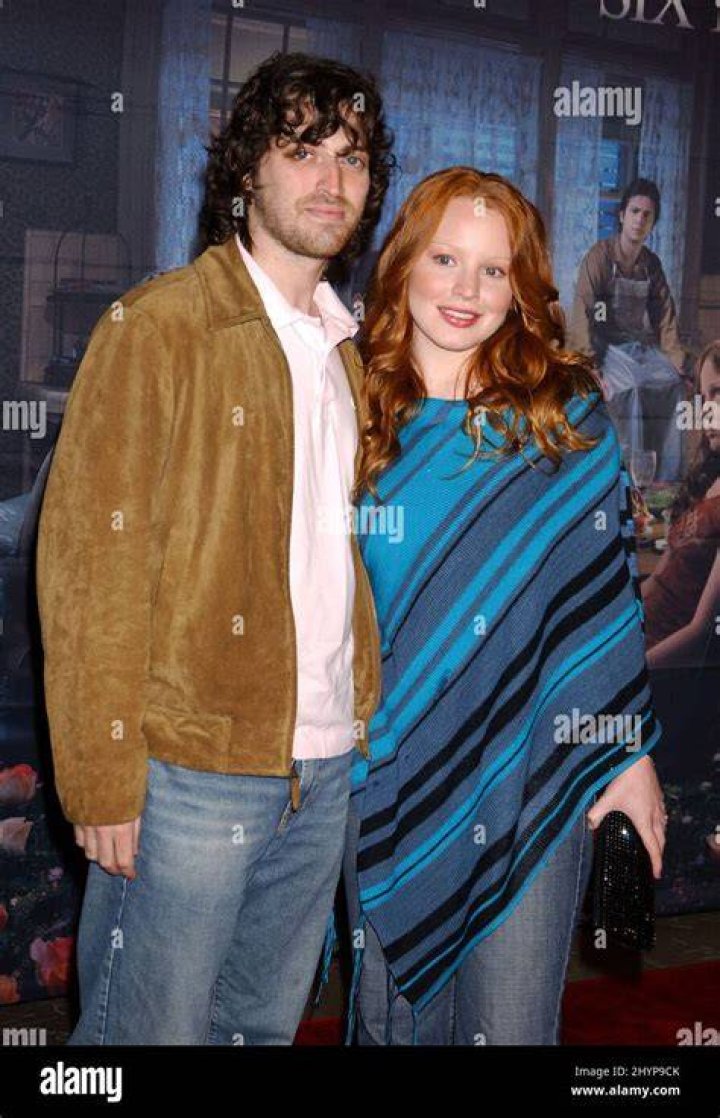 American Actress Lauren Ambrose Married To Her Long-term Boyfriend Sam Handel, Her Past Affairs