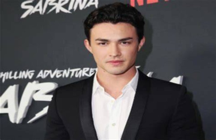 An American actor, Gavin Leatherwood is still living a single life as there's no records of him dati ·