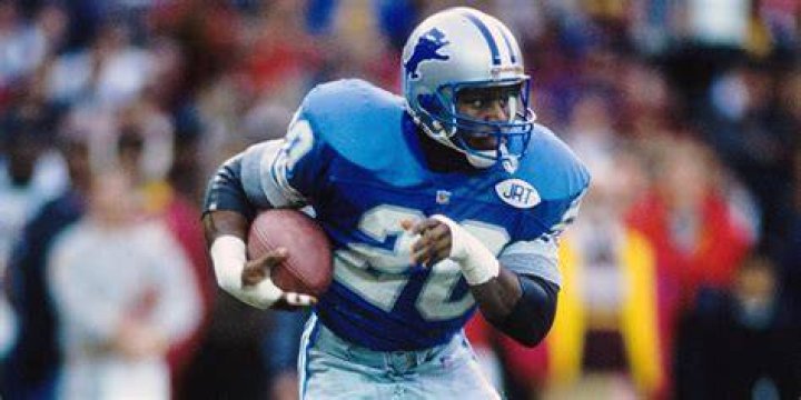Barry Sanders Retired From the NFL After a Shocking Realization During a Game