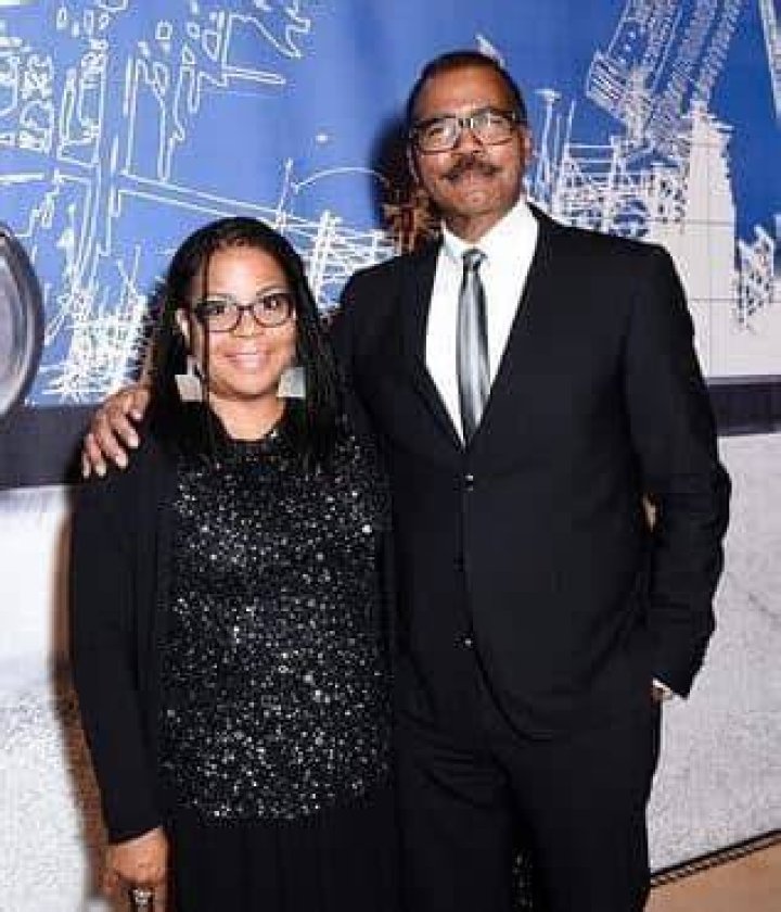 Bill Whitaker (60 Minutes Correspondent) Wife, Net Worth, Salary, Age, Wiki, Married, Bio, Spouse, K