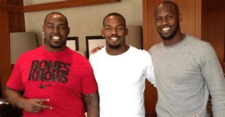 Chandler Jones Brothers, Girlfriend, A Fortune, Family, Bio