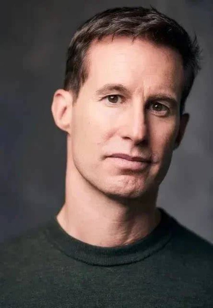 Chris Jones Biography, Age, Height, Wife, Net Worth, Family