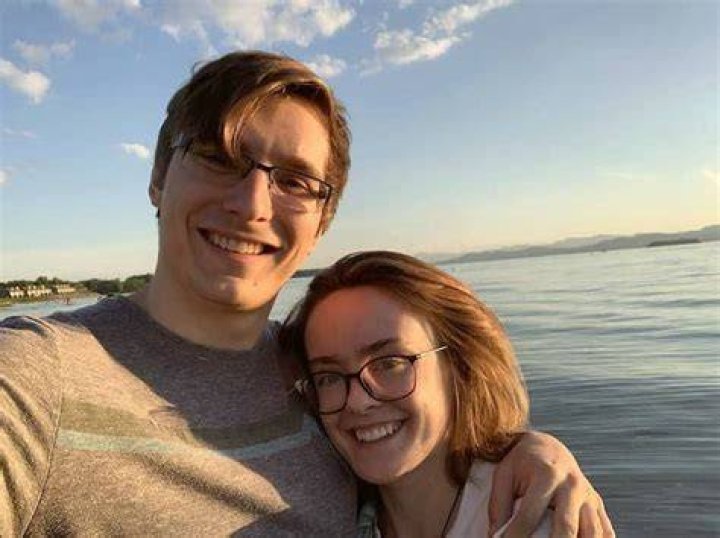 Does Twitch Streamer Charlie Slimecicle Has a Girlfriend? Here Is More About The Streamer ·