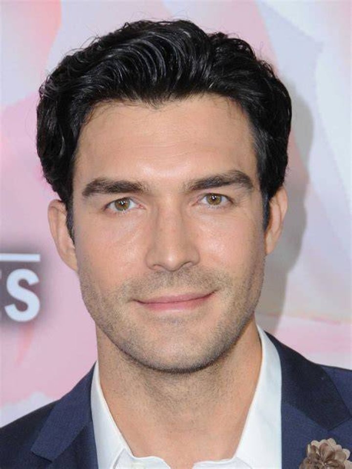 How Much is American Actor Peter Porte's Net worth? Know About His Salary, Career And Awards