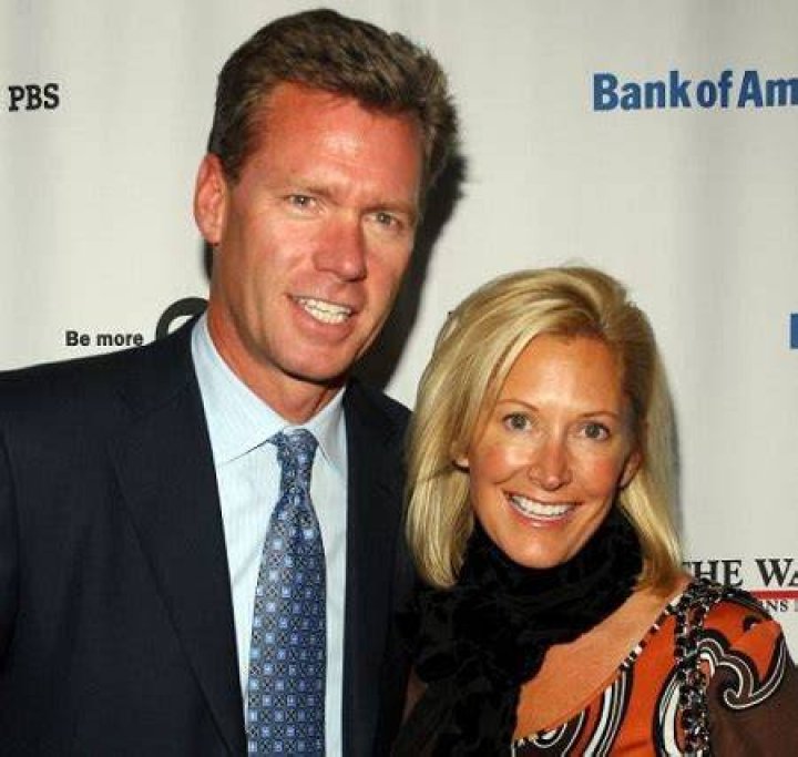 Is To Catch A Predator host Chris Hansen still in a marital relationship with Mary Joan?