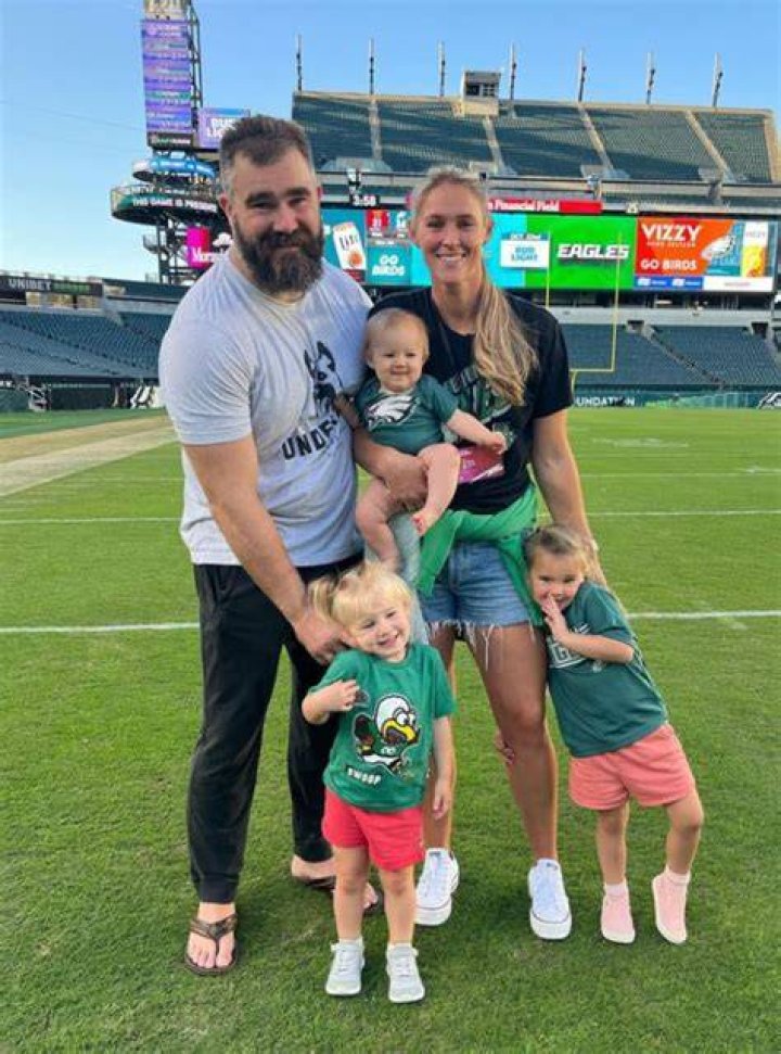 Jason Kelce﻿ contract, salary, team, net worth, wife, kids, Instagram