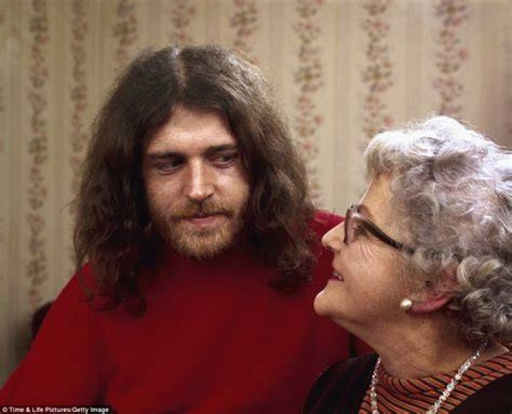 Joe Cocker with his mom in Sheffield Joe Cocker, 60s Music, Music Icon