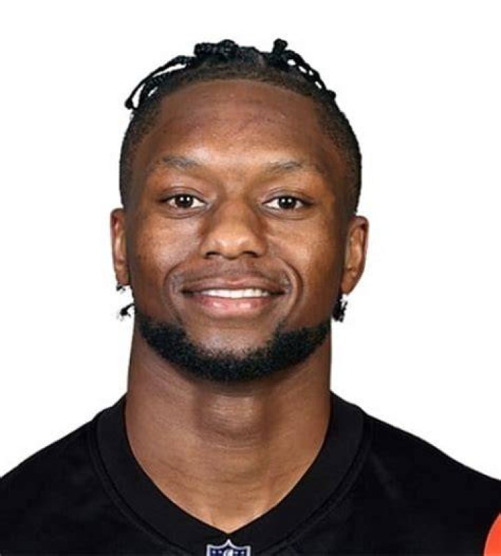 Joe Mixon-Bio, Age, Height, Career, Family ·