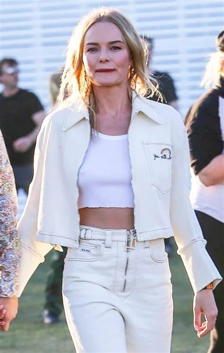 Kate Bosworth Rocks Crop Top & Opens Up About Workout Routine Hollywood Life ·