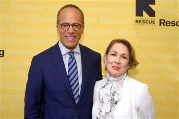 Larry Thomas Biography, Age, Height, Wife, Net Worth, Family