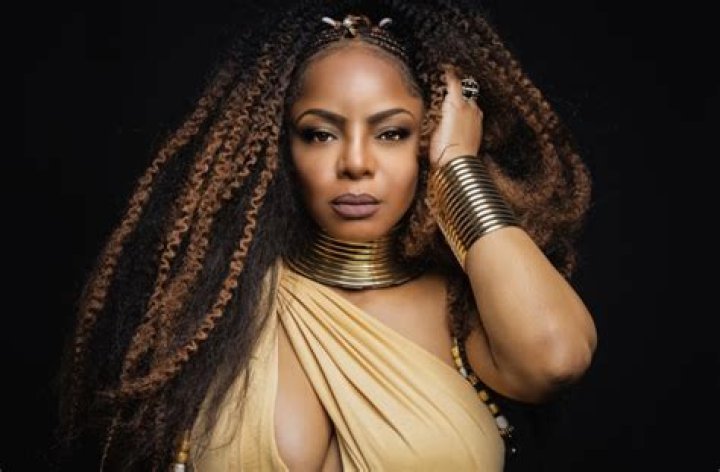 Leela James ·