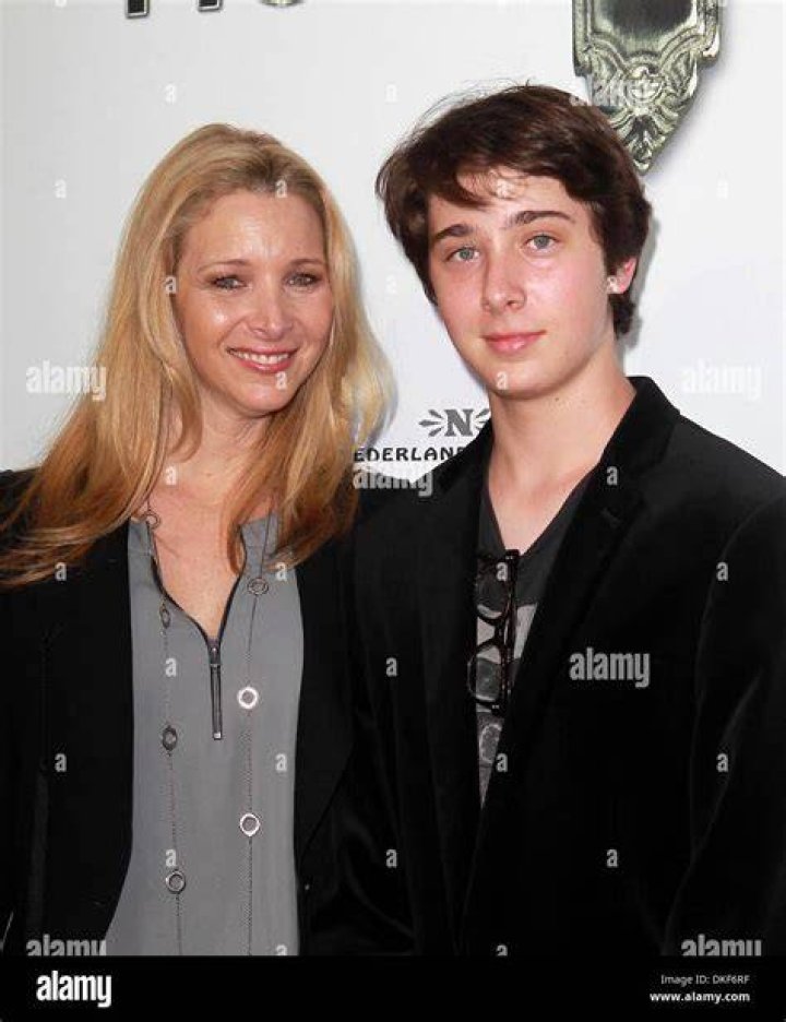 Lisa Kudrow & Husband Michel Stern Shares A Son, Julian Murray Stern! Also Know their Married Life ·