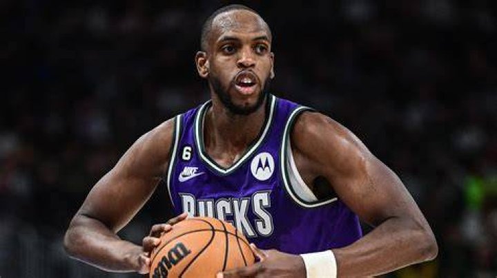 NBA free agency Khris Middleton returning to Bucks Sporting News