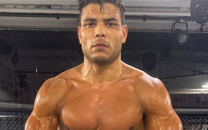 Paulo Costa's Girlfriend Paulo Costa's new UFC contract What did his