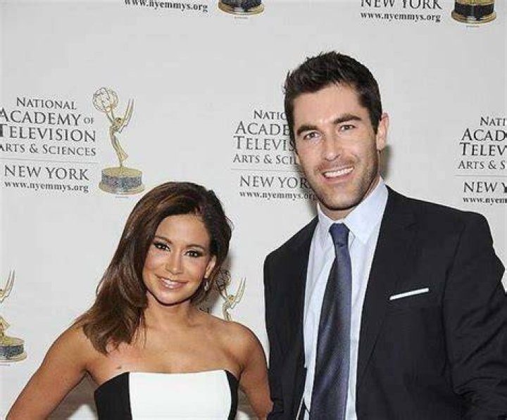 Rob Schmitt Newsmax Wife: Is the News Anchor Married or Single?