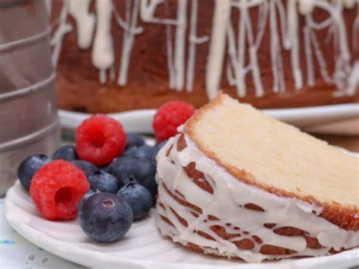 Southern Whipped Cream Cheese Pound Cake