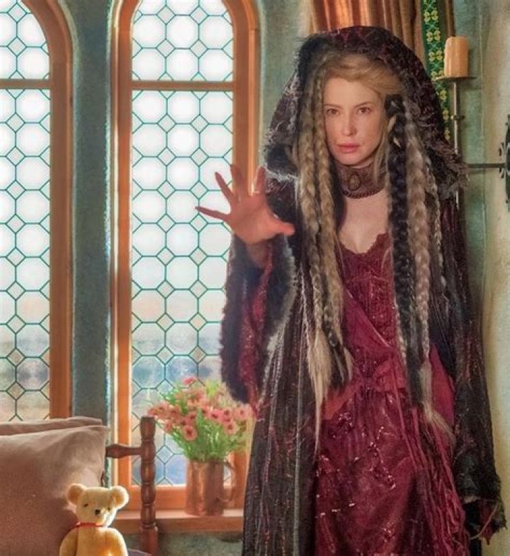 The Australian actress Emma Booth played Mother Gothel in Once Upon A Time. ·