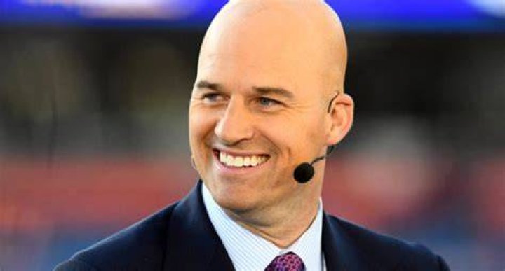 Tim Hasselbeck Biography, Age, Height, Wife, Net Worth, Family