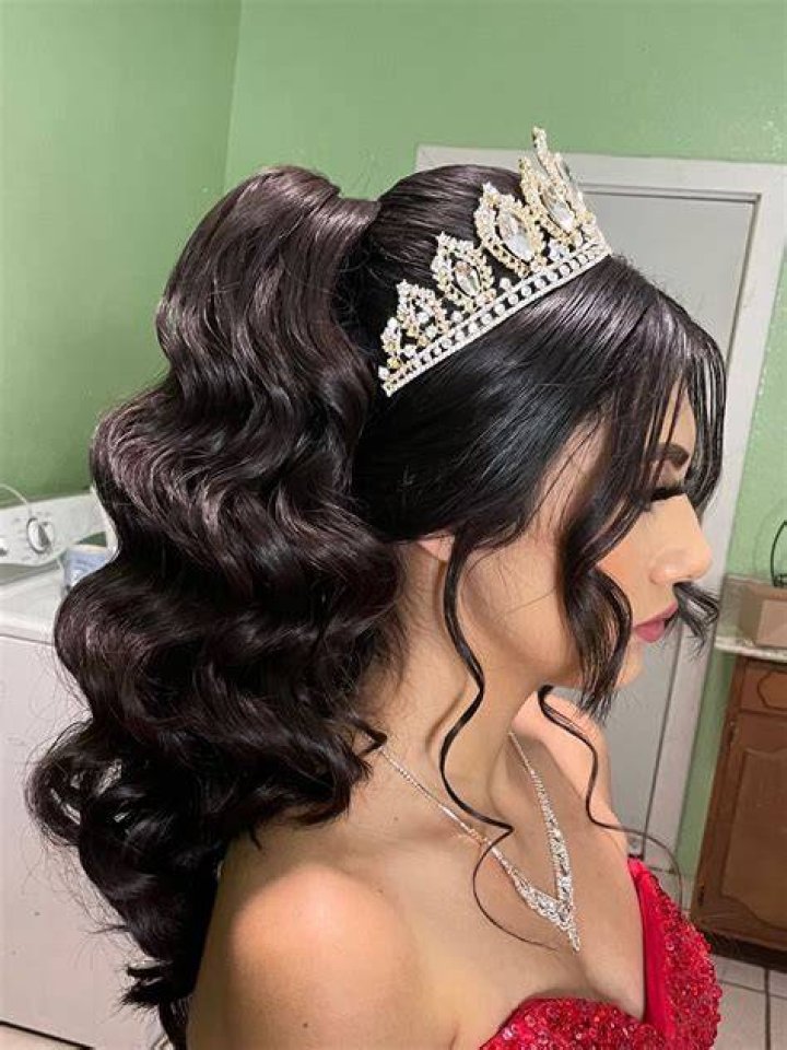 Unveiling Enchanting Quince Hairstyles For Medium Hair: Discoveries And Insights