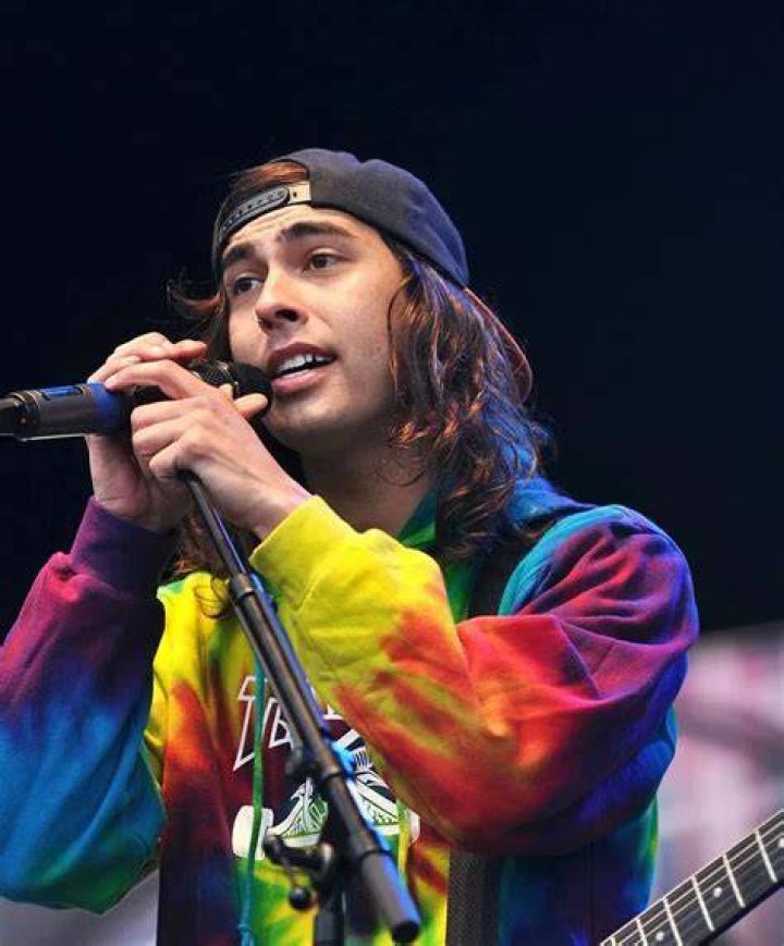 VoxVib | Vic Fuentes Biography