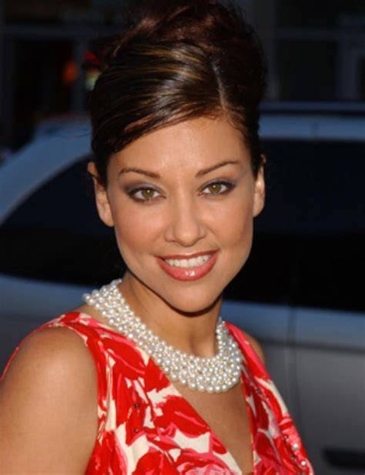 Who is Idalis DeLeon Dating Now ·