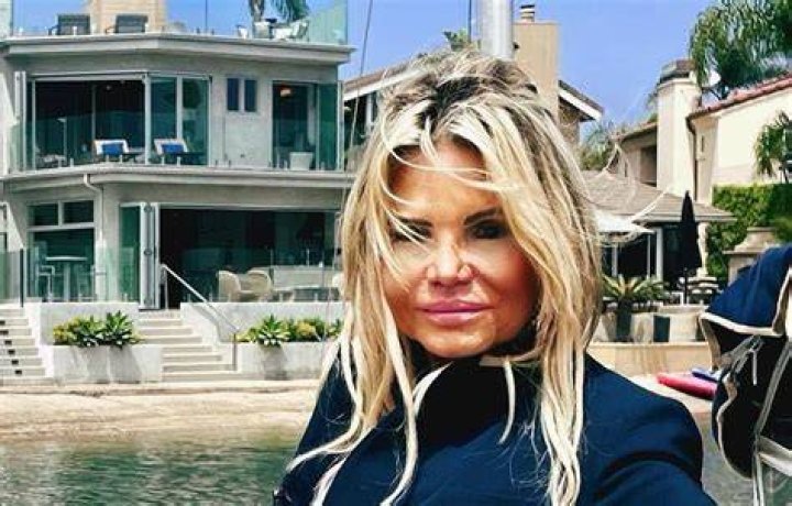 Who Is Lisa Helou? Age, Wikipedia, Net Worth, Husband, Parents, Ethnicity ·