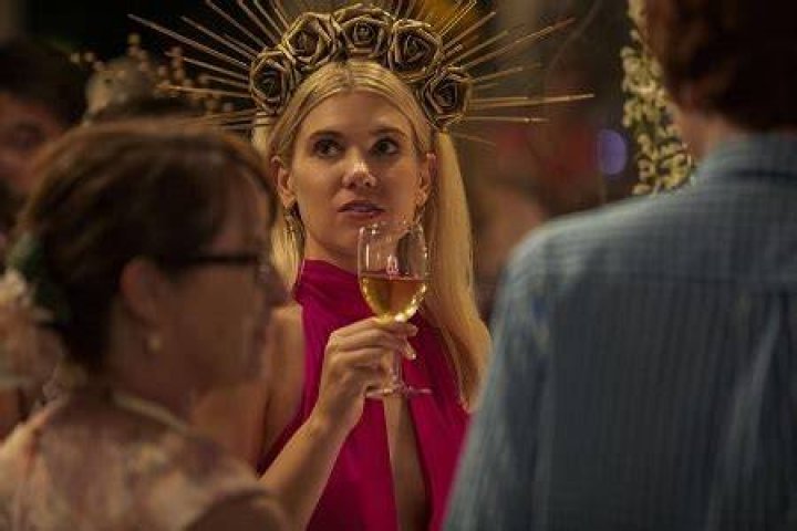 Who Is Netflix's Outer Banks' Actress, Caroline Arapoglou Married? Also Know About Her Net Worth In ·